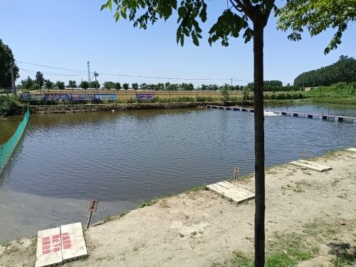 鸿运休闲垂钓园
