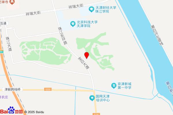 高尔夫人工湖垂钓园