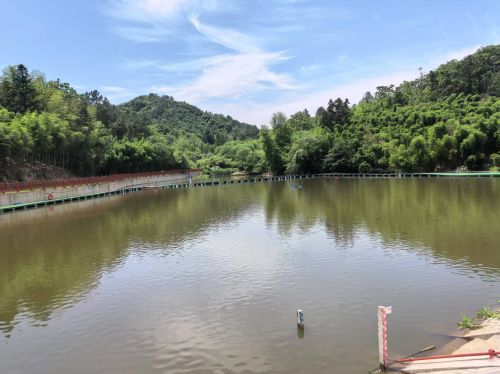 平山休闲垂钓园
