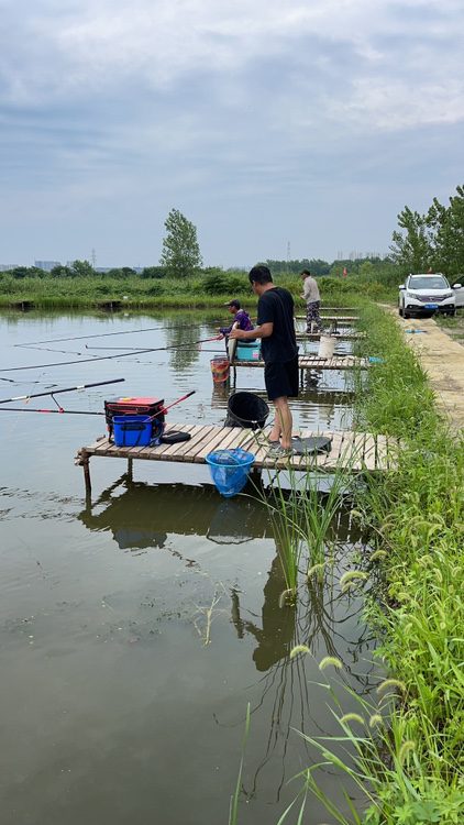 聚友休闲钓场